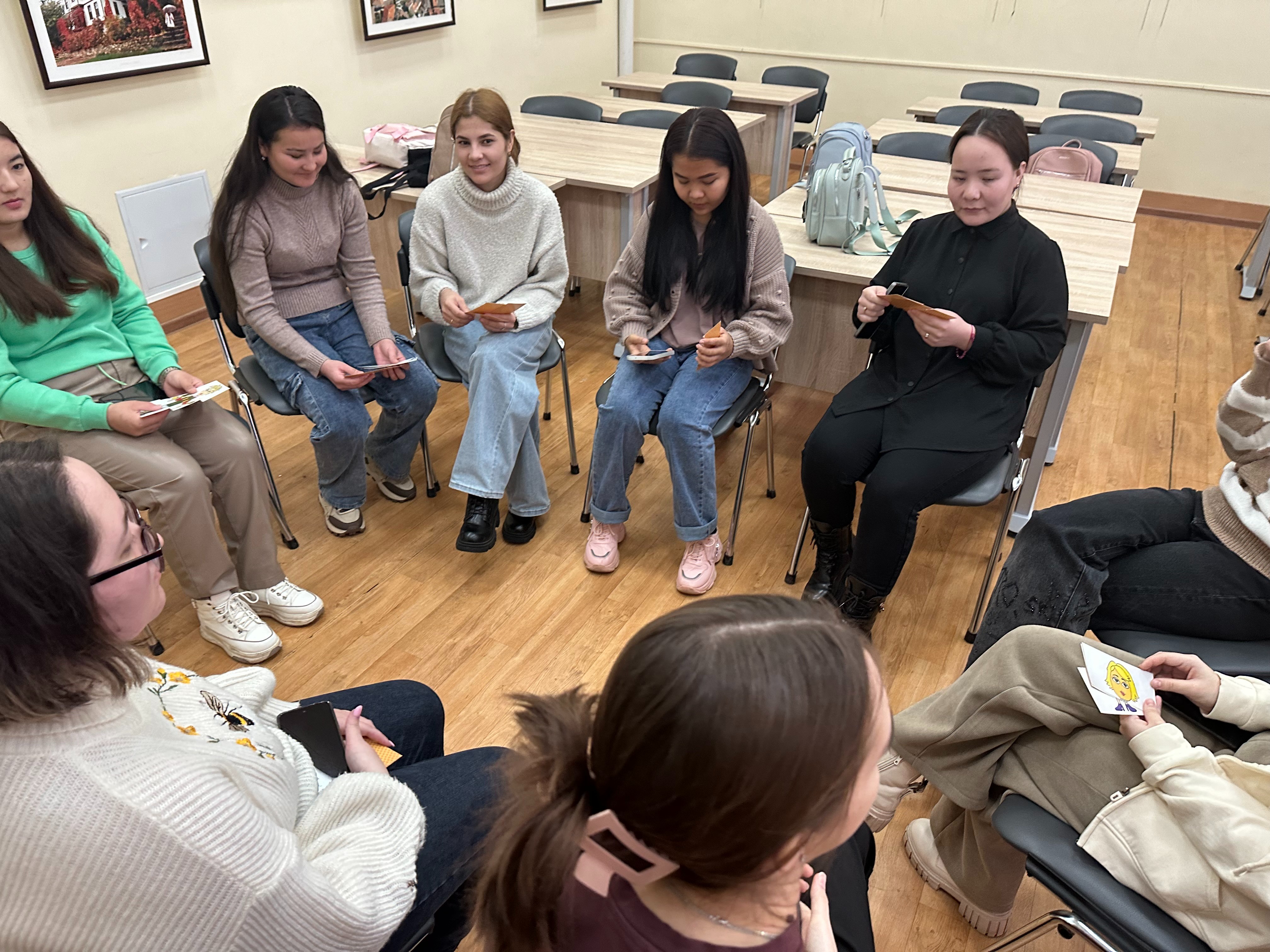 Групповое занятие 'Мое настроение' с использованием метафорических карт 'Роботы' Групповое занятие 'Мое настроение' с использованием метафорических карт 'Роботы'