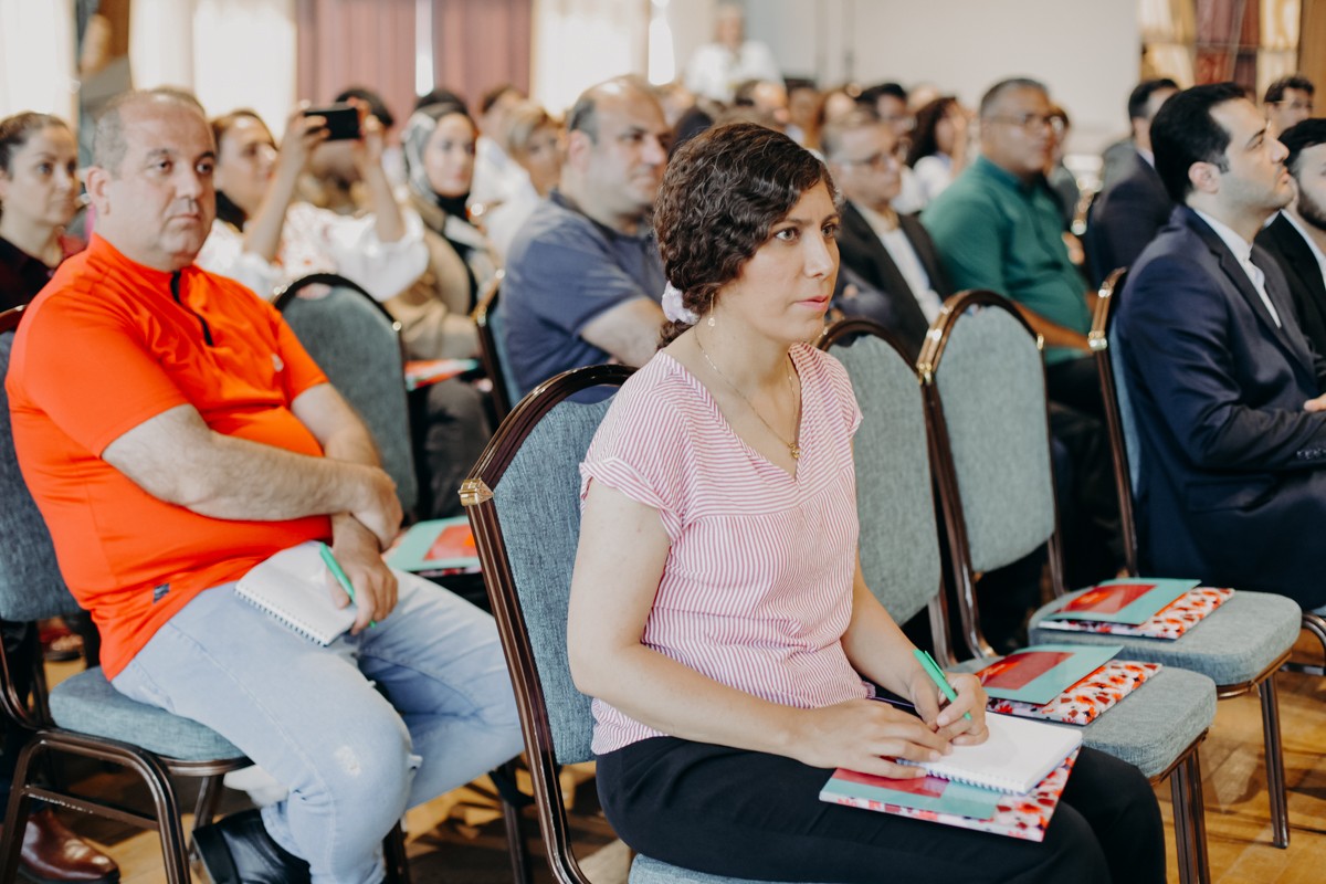 Студенты КФУ выступили переводчиками инфо-тура для туристических компаний из Ирана Студенты КФУ выступили переводчиками инфо-тура для туристических компаний из Ирана