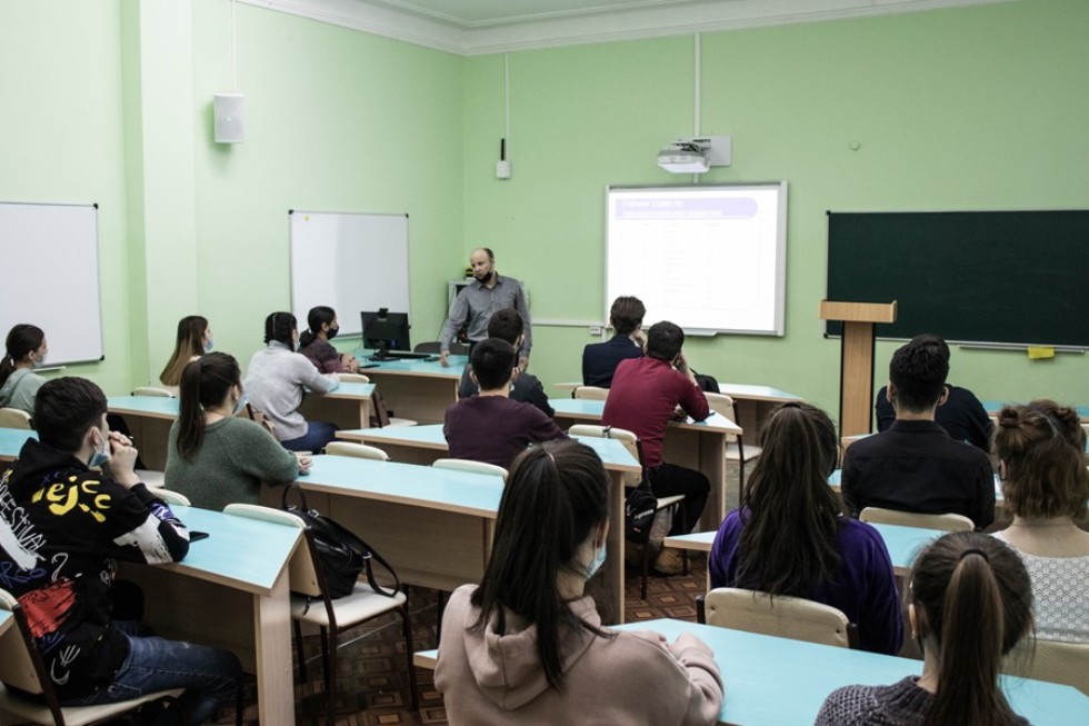 Состоялась открытая лекция 'Вызовы времени и протекционизм российской системы образования' Состоялась открытая лекция 'Вызовы времени и протекционизм российской системы образования'
