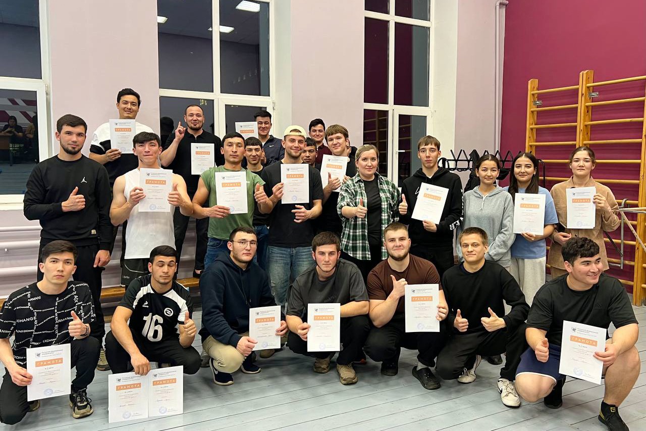 Сильнейших в армрестлинге выявили в Елабужском институте КФУ Сильнейших в армрестлинге выявили в Елабужском институте КФУ