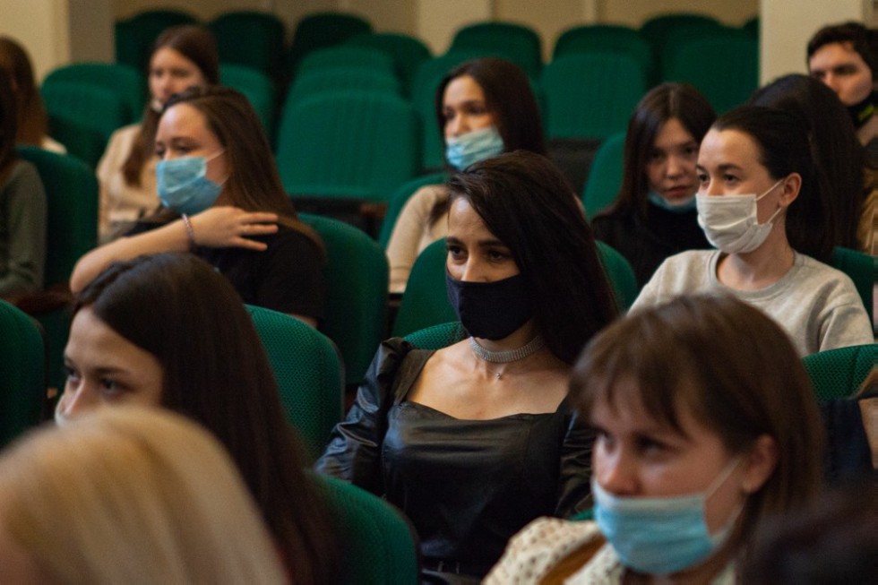 Встреча студентов Елабужского института КФУ с Алмазом Хамзиным Встреча студентов Елабужского института КФУ с Алмазом Хамзиным