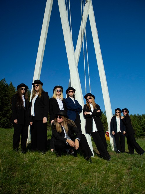 Традиционная фотосессия танцевального коллектива 'Шаг вперёд' Традиционная фотосессия танцевального коллектива 'Шаг вперёд'