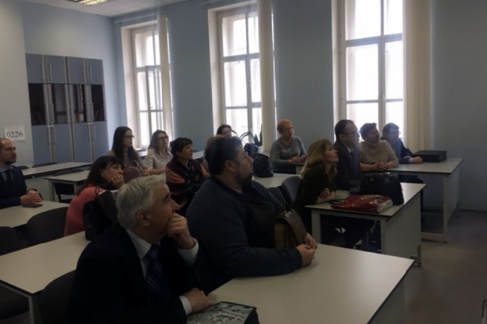 ����������� �������-��������� �� ������������ � ���������� ������, ��� � �����-����������