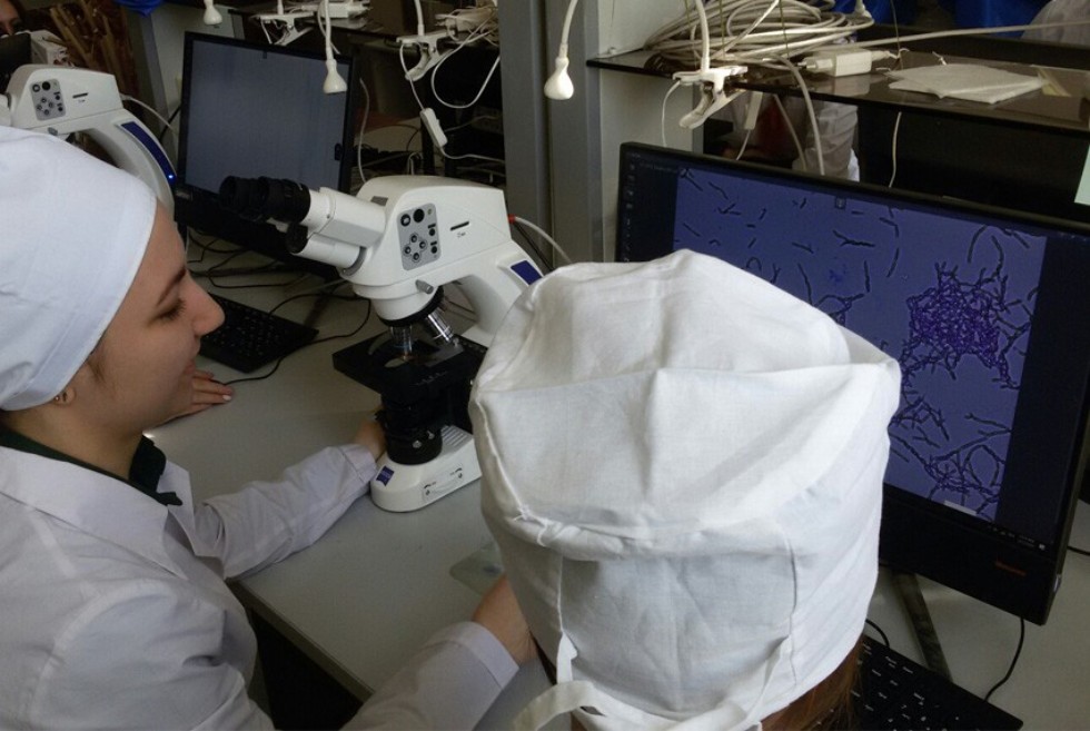 �� ������� �������� � ����� �������� ����� ������� ���������������������� Carl Zeiss Microscopy GmbH �� ������������� ��� �������� �����������