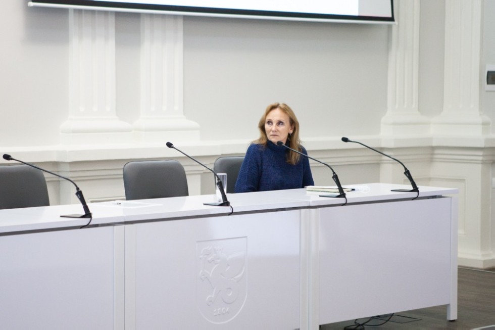 В Елабужском институте начала работу Международная научно-практическая конференция 'Литературная педагогика и ее роль в развитии эмоциональной грамотности' В Елабужском институте начала работу Международная научно-практическая конференция 'Литературная педагогика и ее роль в развитии эмоциональной грамотности'