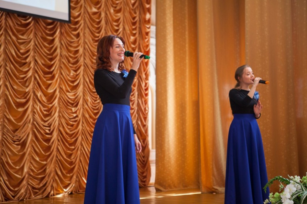 Праздничный концерт '23+8' прошел в Елабужском институте КФУ Праздничный концерт '23+8' прошел в Елабужском институте КФУ