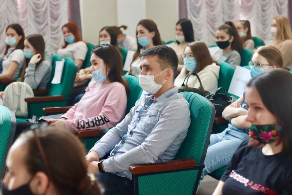 Серия встреч с представителями правоохранительных органов началась в Елабужском институте КФУ Серия встреч с представителями правоохранительных органов началась в Елабужском институте КФУ