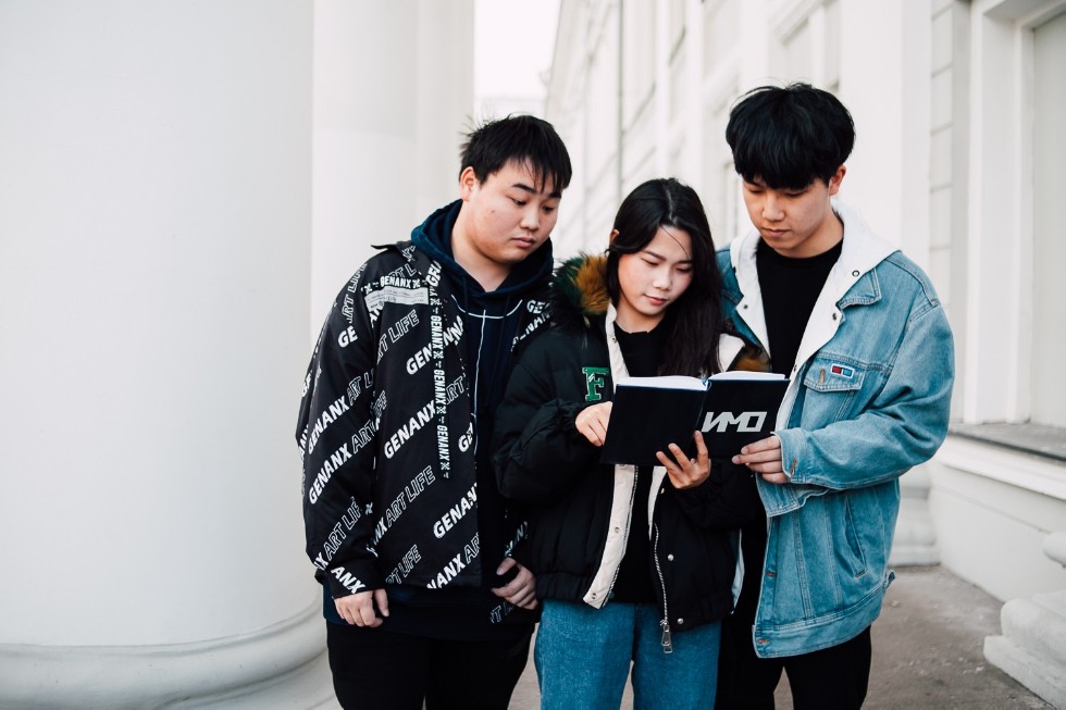 ��������