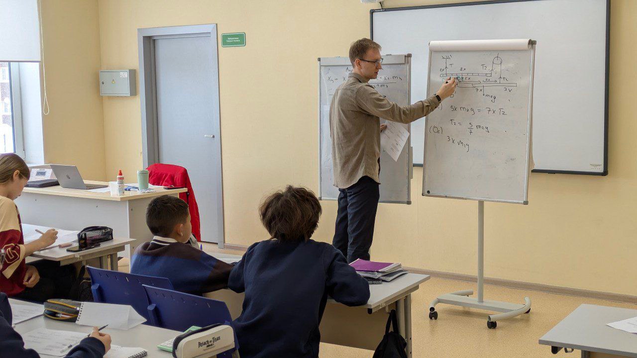 Преподаватели КФУ готовят победителей олимпиады по физике Преподаватели КФУ готовят победителей олимпиады по физике