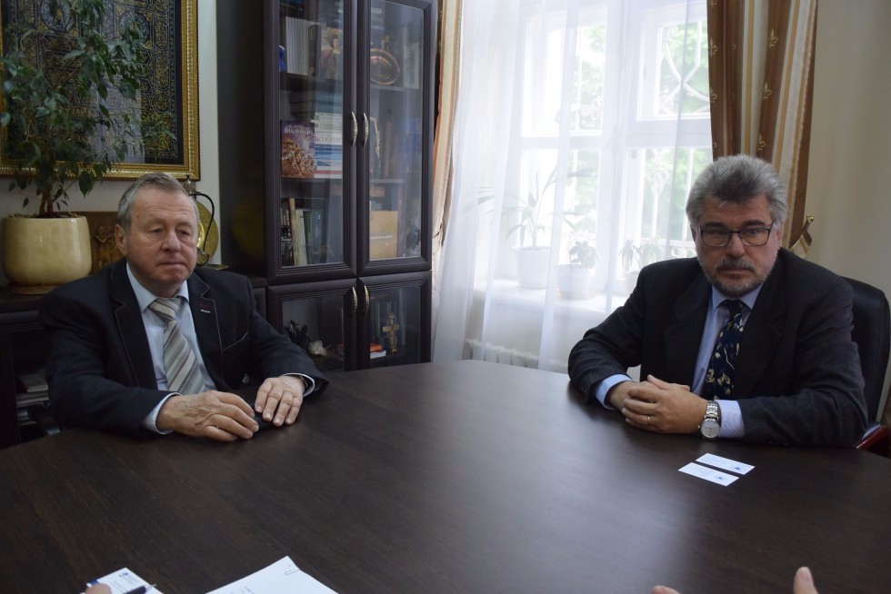 Cooperation Agreement Signed by Szechenyi Istvan University and Kazan University