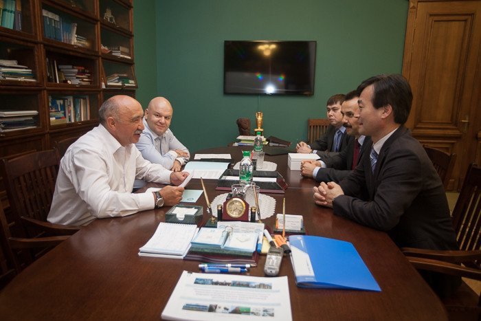 Representatives of Samsung company at KFU