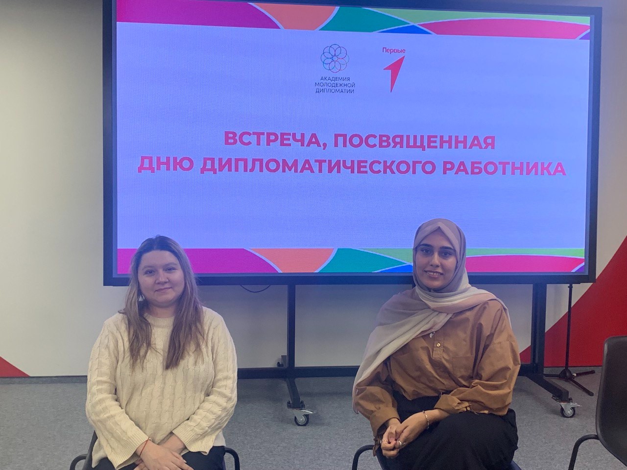 Студенты Института встретились с представителями Генеральных консульств Казани Студенты Института встретились с представителями Генеральных консульств Казани