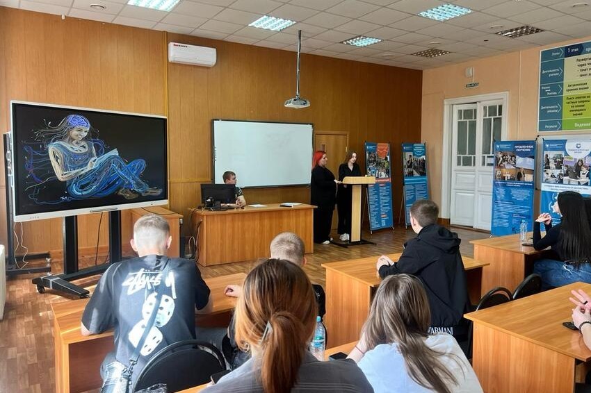 Старшеклассники 'Университетской' школы познакомились с основами криминалистики и права Старшеклассники 'Университетской' школы познакомились с основами криминалистики и права