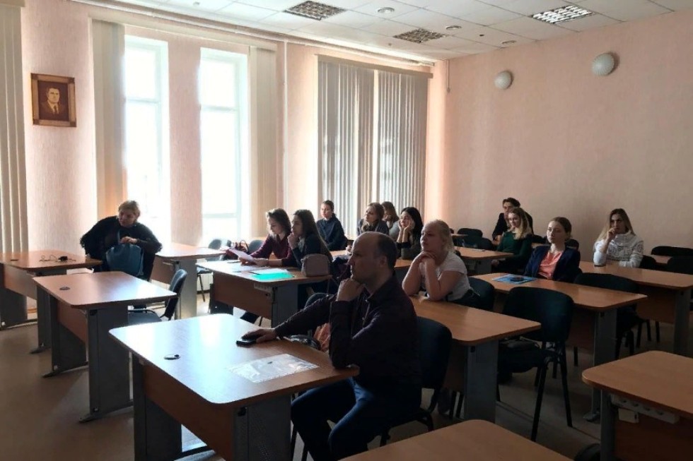 Вспомним и почтим трудовой и боевой подвиг советского народа в великой победе Вспомним и почтим трудовой и боевой подвиг советского народа в великой победе