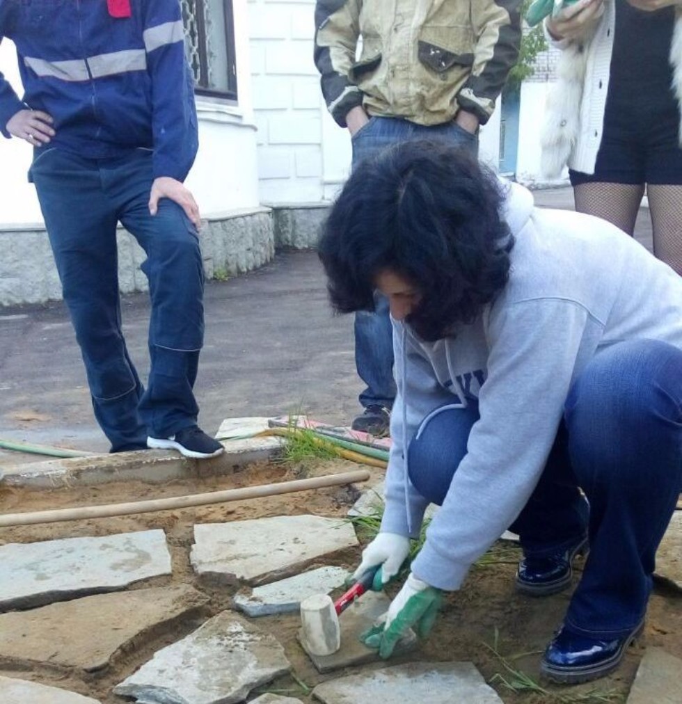 ��������