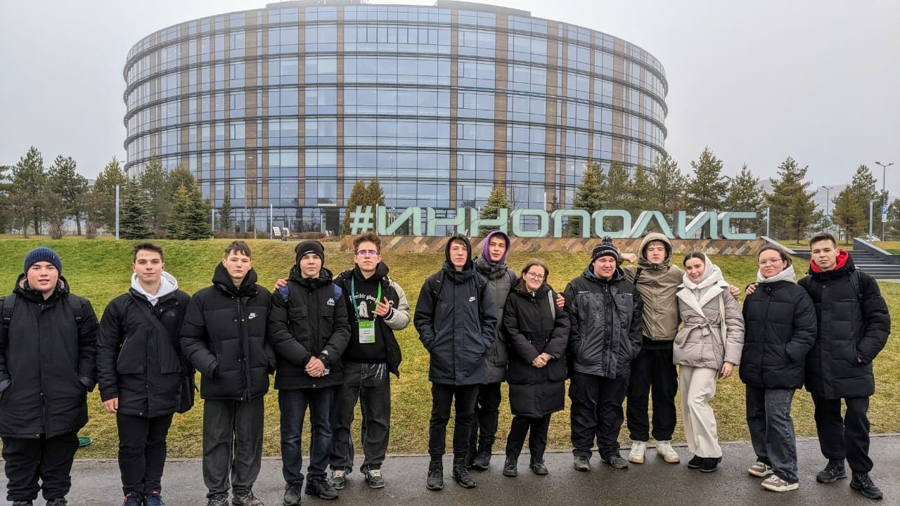 Студенты института и колледжа, обучающиеся школы 'Университетская' Елабужского института КФУ посетили республиканский фестиваль Студенты института и колледжа, обучающиеся школы 'Университетская' Елабужского института КФУ посетили республиканский фестиваль