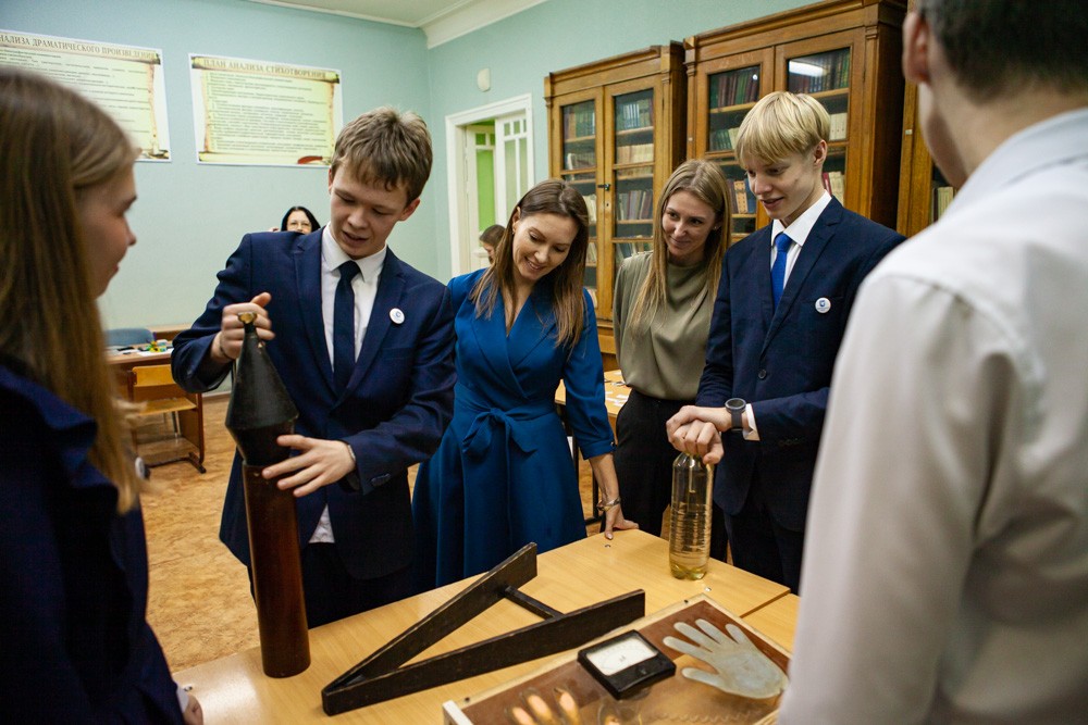 Торжественное закрытие Года педагога и наставника состоялось в Елабужском институте КФУ Торжественное закрытие Года педагога и наставника состоялось в Елабужском институте КФУ