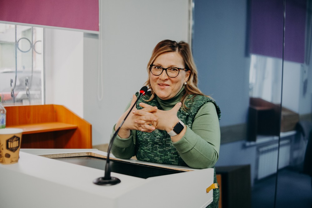 ������ ,���