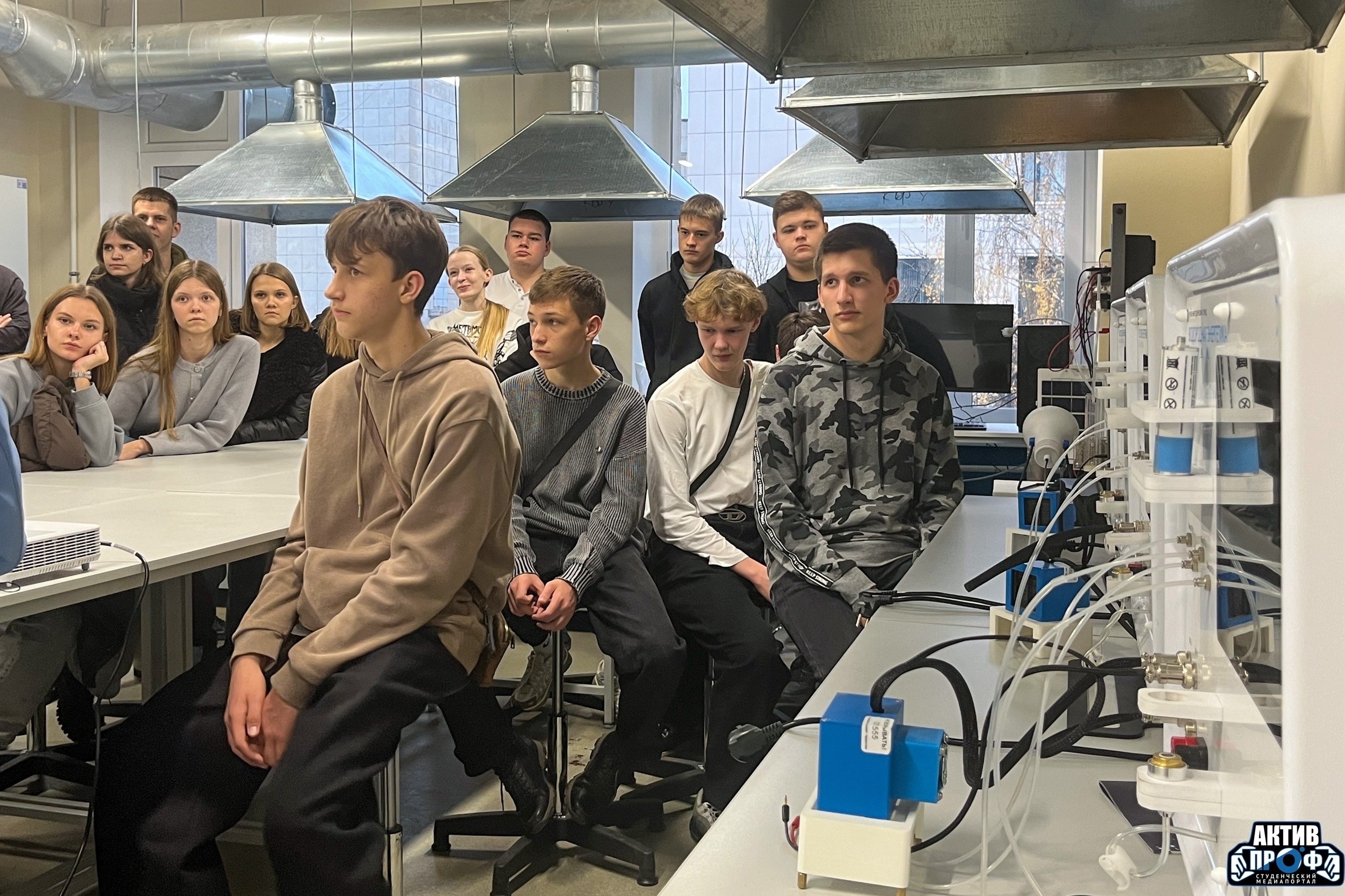 Добро пожаловать в Набережночелнинский институт КФУ! Добро пожаловать в Набережночелнинский институт КФУ!