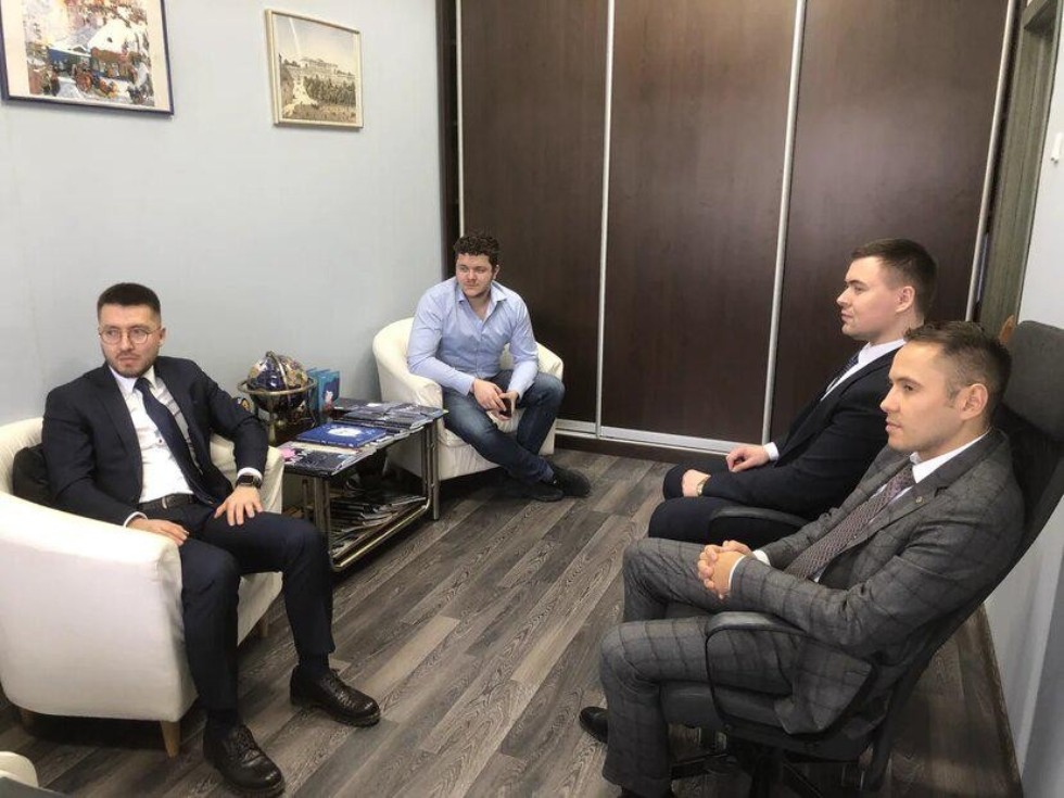 ������� ����� � ���������� ��������������� �������� ������������� ��������� (�����������) ��� ���������� ��������� (�����)