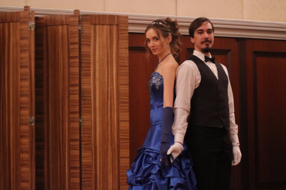 Sumptuous Spring Ball Revives Nineteenth Century Atmosphere