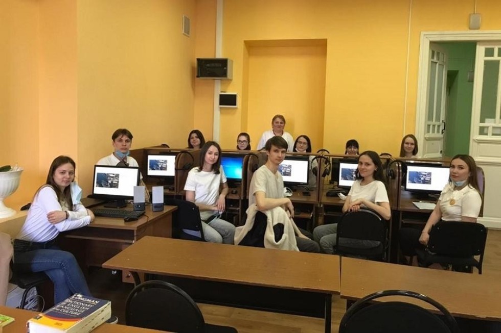 Прошло собрание научного кружка 'Иммерсионное чтение текста с лингвокультурной доминантой' Прошло собрание научного кружка 'Иммерсионное чтение текста с лингвокультурной доминантой'