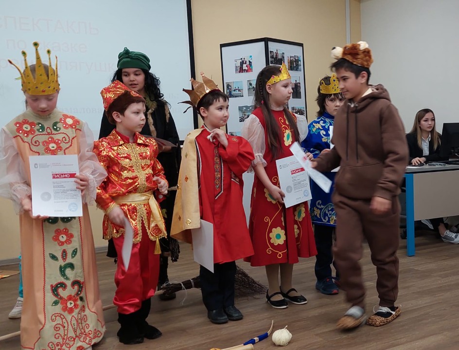 После премьеры спектакля 'Царевна-лягушка' После премьеры спектакля 'Царевна-лягушка'