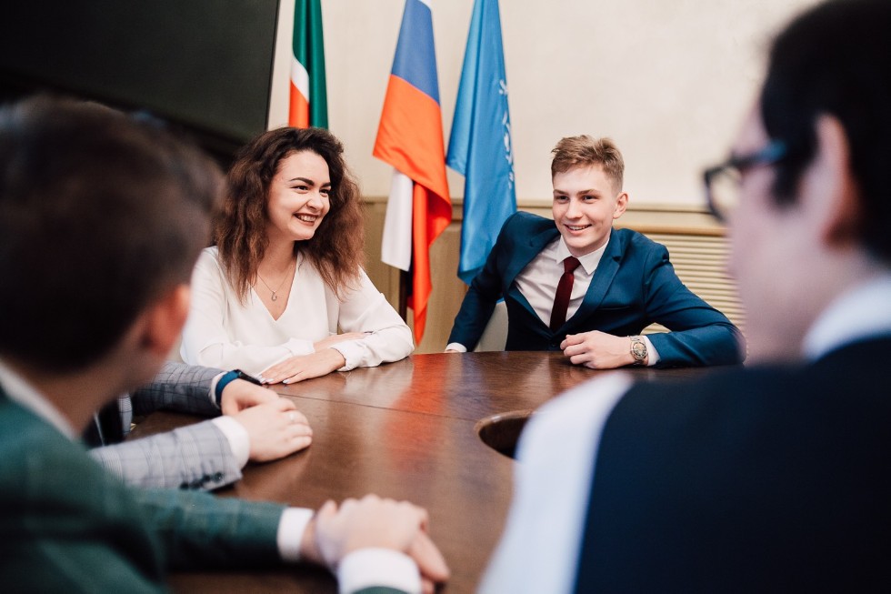 ��������