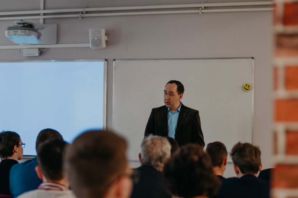 ����� ��������� ���� ������������� 