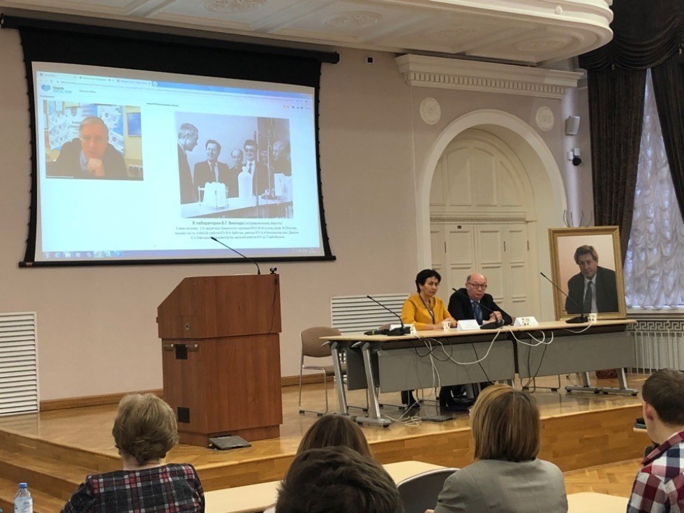 ���� � �����