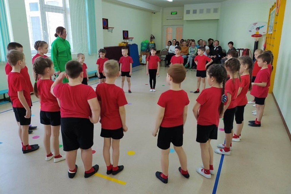 'Школа мяча' для инструкторов по физической культуре ДОО в рамках курсов повышения квалификации 'Школа мяча' для инструкторов по физической культуре ДОО в рамках курсов повышения квалификации