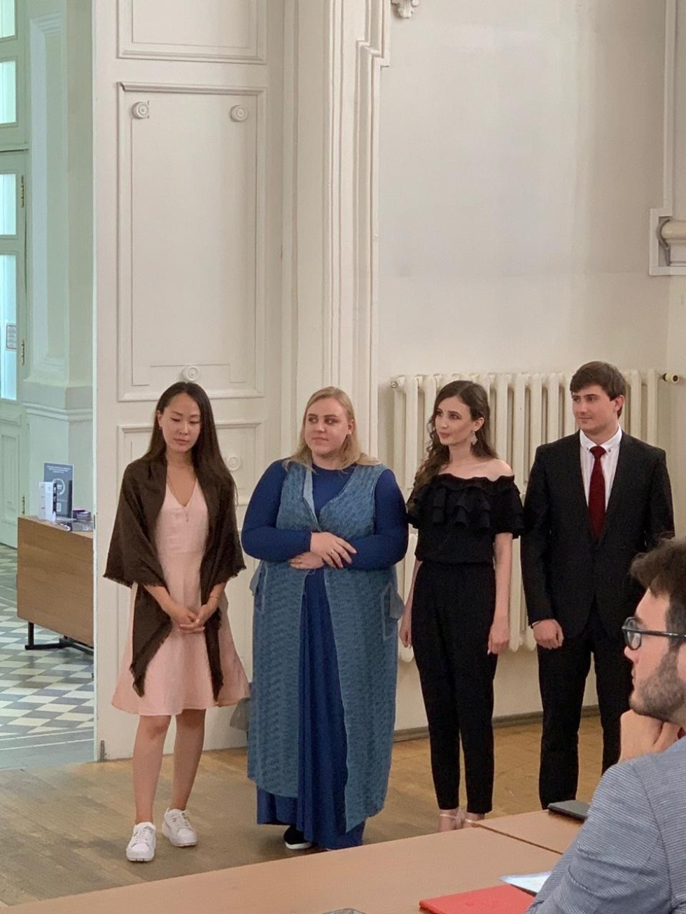 Вручение дипломов магистрам кафедры Вручение дипломов магистрам кафедры