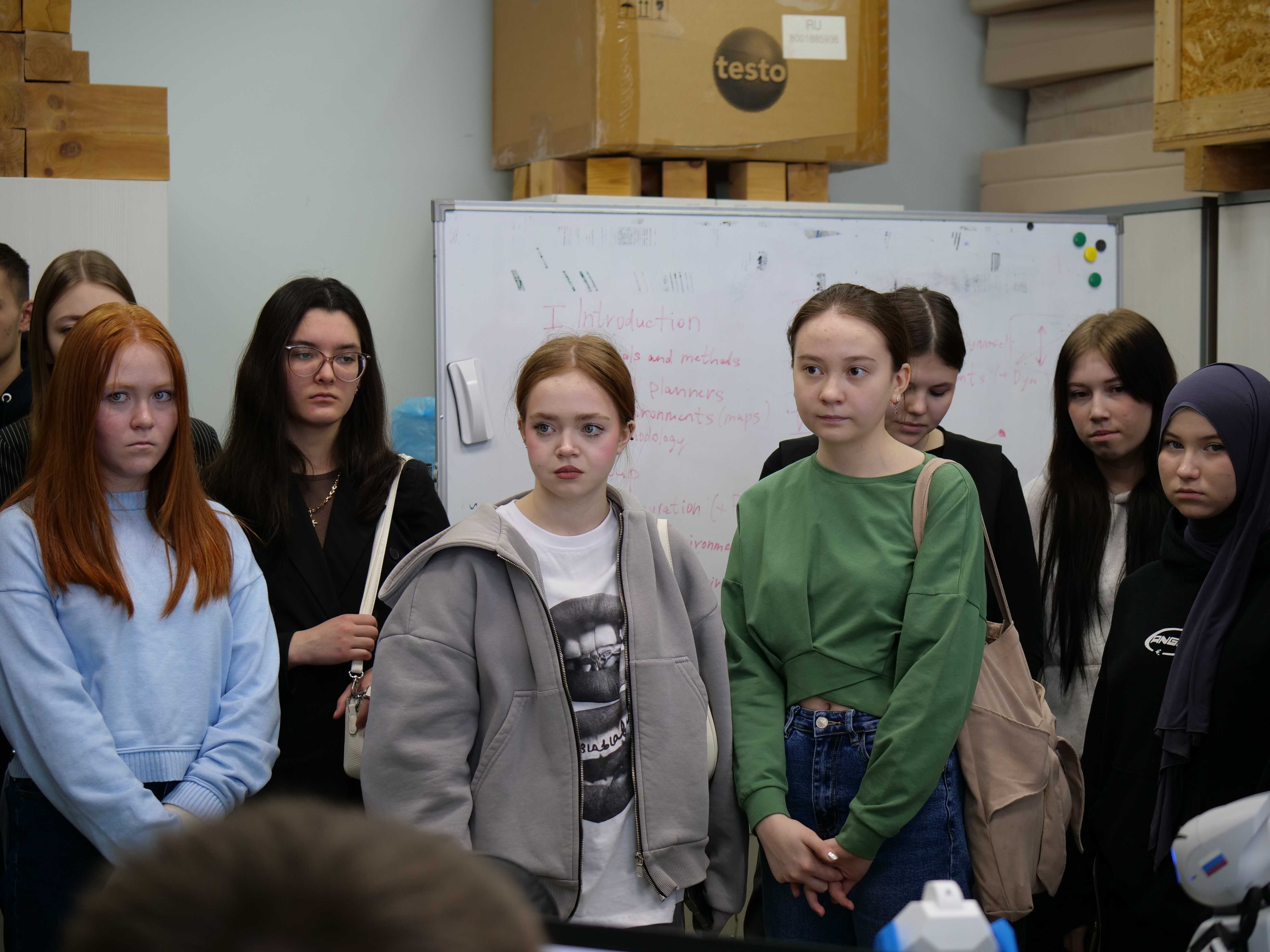 LIRS staff gave a tour for schoolchildren