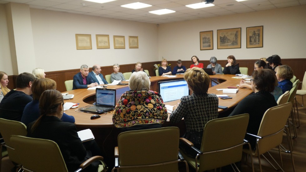 ����� ��������� ������������ ������� ������ ��� � �������� ��������� � ������������� ������������