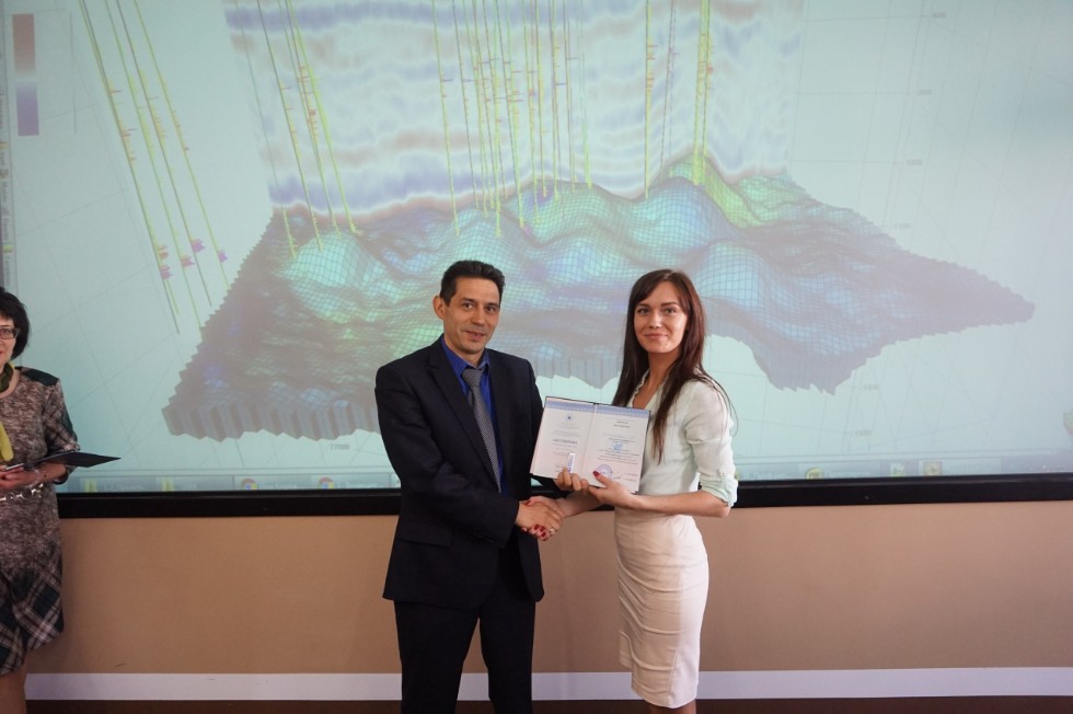 Прошли курсы повышения квалификации по программе 'Интерпретация сейсморазведки для геологов-нефтяников' Прошли курсы повышения квалификации по программе 'Интерпретация сейсморазведки для геологов-нефтяников'