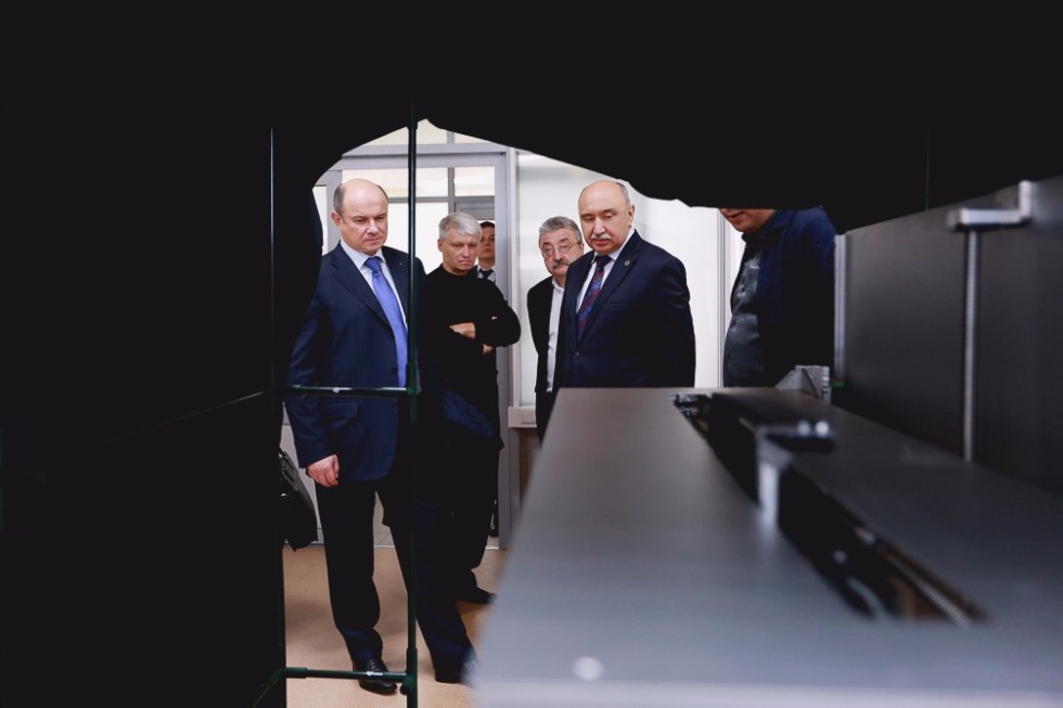 Dean of Sberbank Corporate University and Project 5-100 Expert Valery Katkalo Visited Kazan University