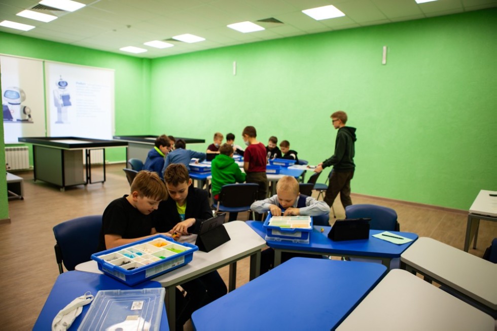 ����������