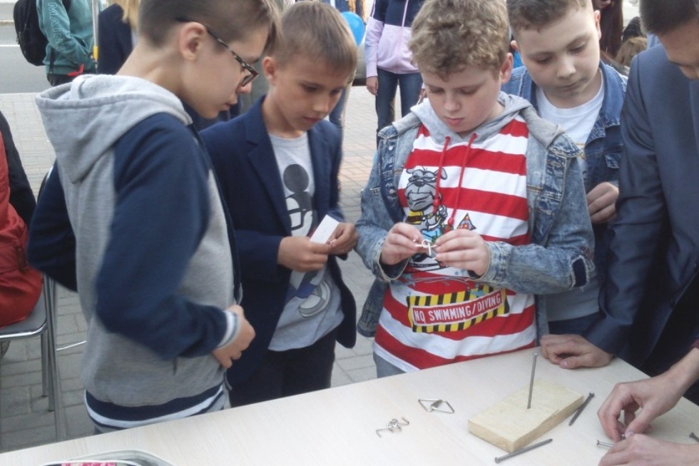 ������������� � �������� ����������� ��������� ��� ������� ������� � ������� '�R�-����� � ���'