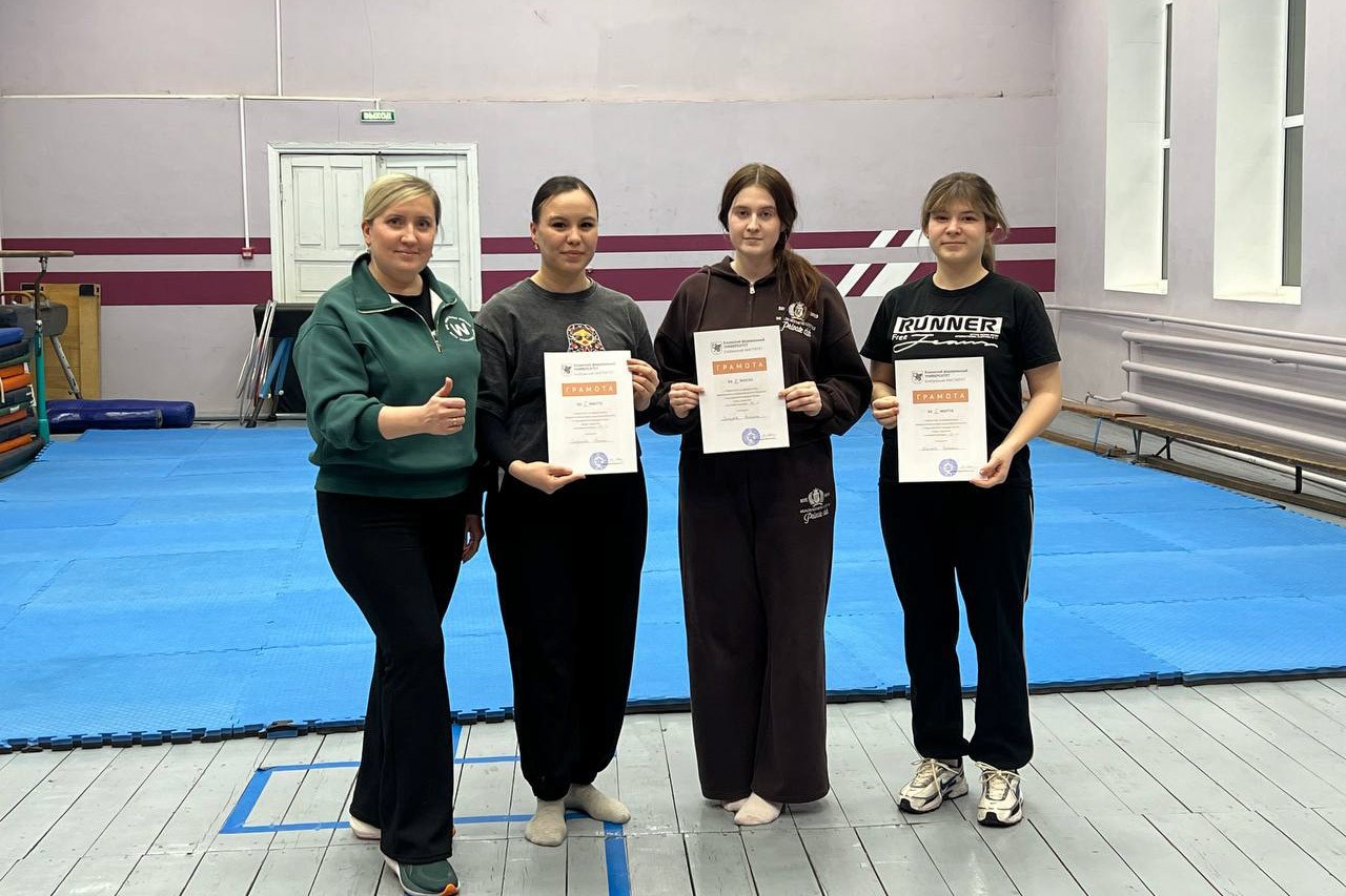 В Елабужском институте КФУ определили лучших армрестлеров В Елабужском институте КФУ определили лучших армрестлеров