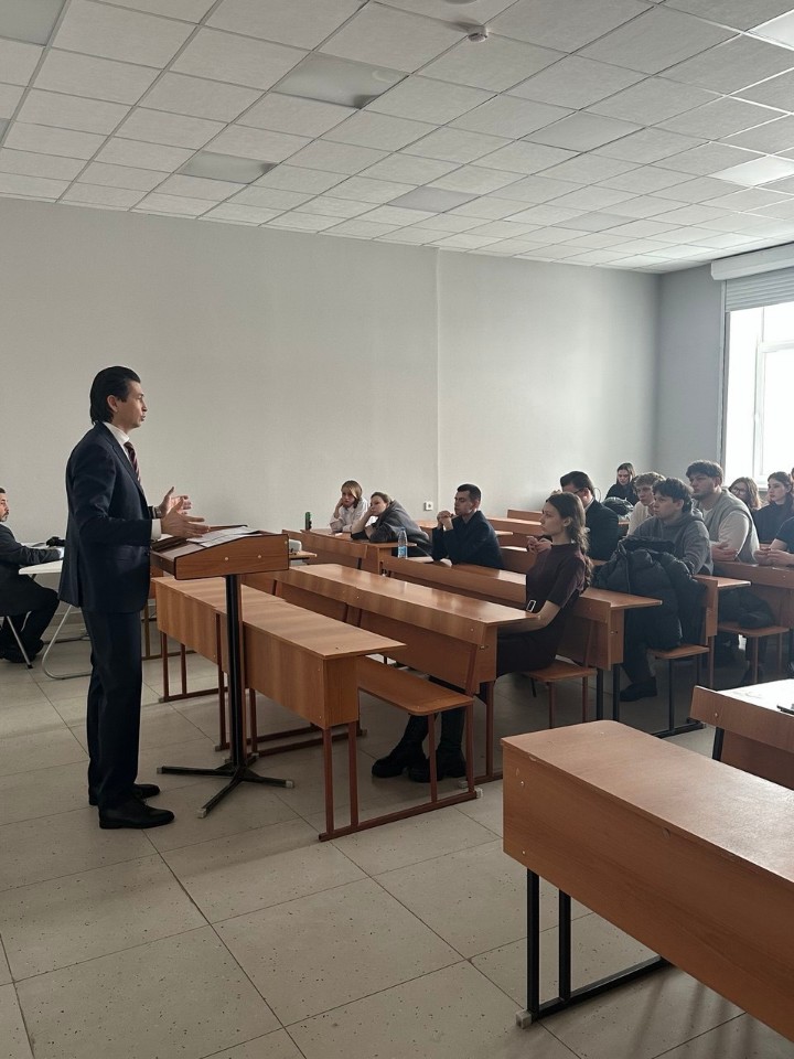 Абдулганиев Ф.С. обсудил со студентами КФУ актуальные вопросы защиты прав предпринимателей в Татарстане Абдулганиев Ф.С. обсудил со студентами КФУ актуальные вопросы защиты прав предпринимателей в Татарстане