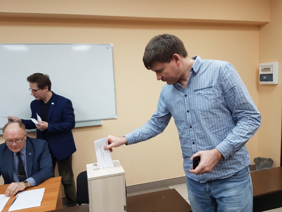 На Ученом совете в первую очередь обсуждались вопросы, связанные с деятельностью КФУ в условиях предупреждения распространения новой коронавирусной инфекции (2019-NCOV) На Ученом совете в первую очередь обсуждались вопросы, связанные с деятельностью КФУ в условиях предупреждения распространения новой коронавирусной инфекции (2019-NCOV)