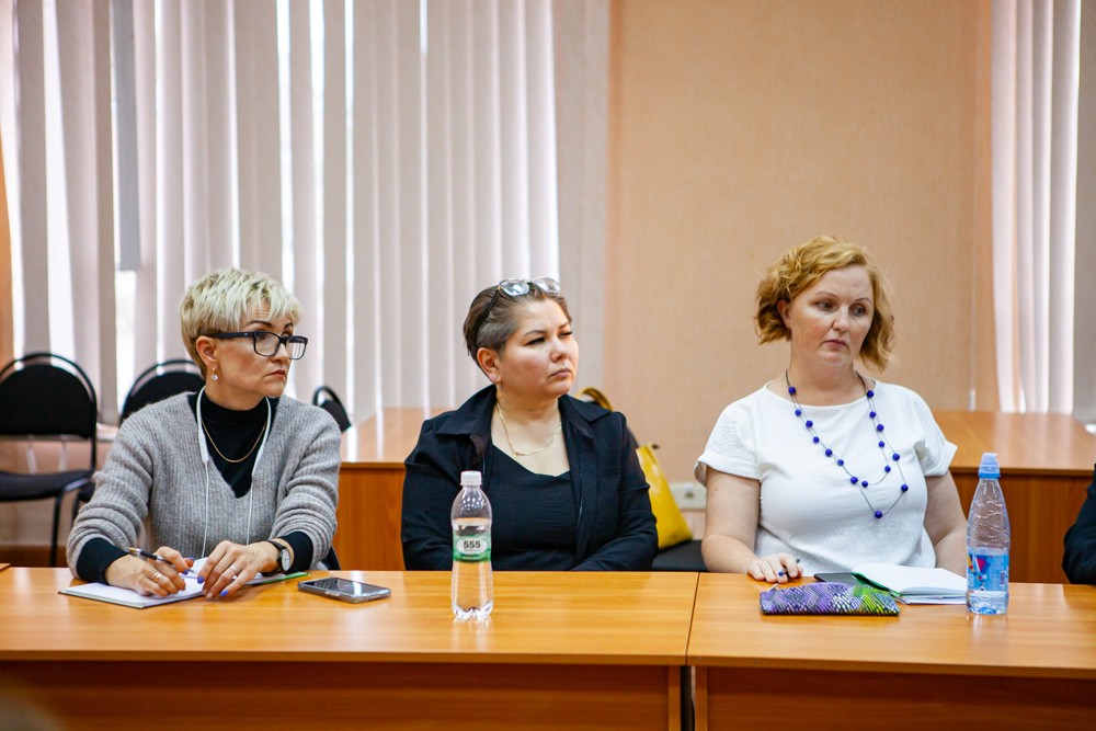 В Елабужском институте КФУ прошла встреча с Сергеем Косарецким, кандидатом психологических наук, директором центра общего и дополнительного образования имени А.А.Пинского ВШЭ В Елабужском институте КФУ прошла встреча с Сергеем Косарецким, кандидатом психологических наук, директором центра общего и дополнительного образования имени А.А.Пинского ВШЭ