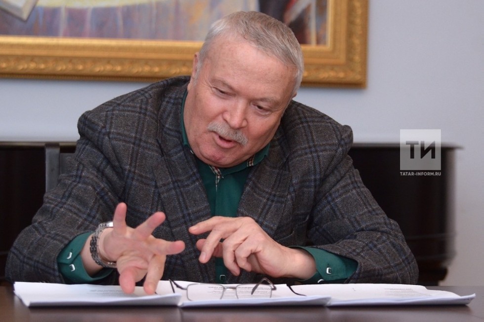 Ркаил Зәйдулла: 'Без гадирәк язганбыз...' Ркаил Зәйдулла: 'Без гадирәк язганбыз...'