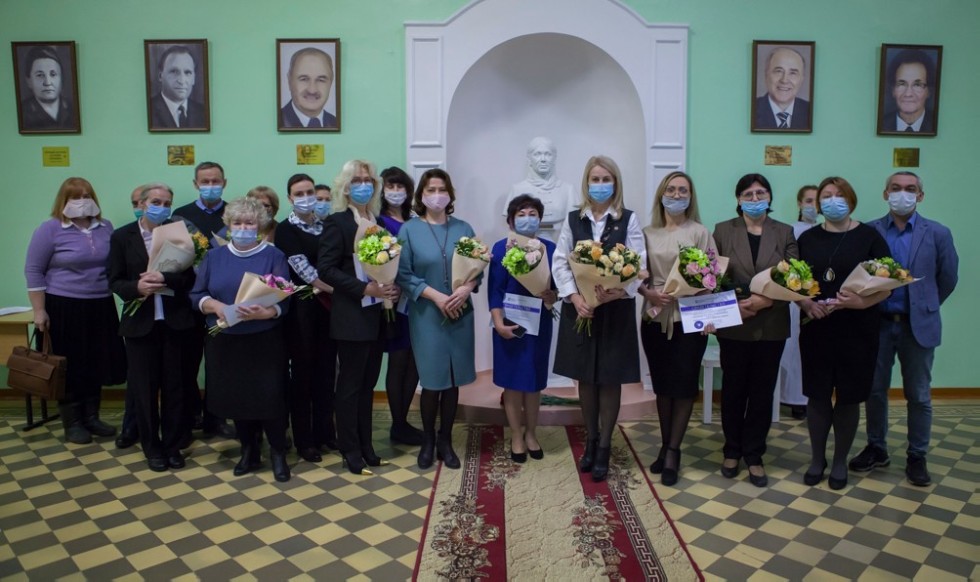 Чествование лучших сотрудников и студентов прошло в Елабужском институте КФУ Чествование лучших сотрудников и студентов прошло в Елабужском институте КФУ