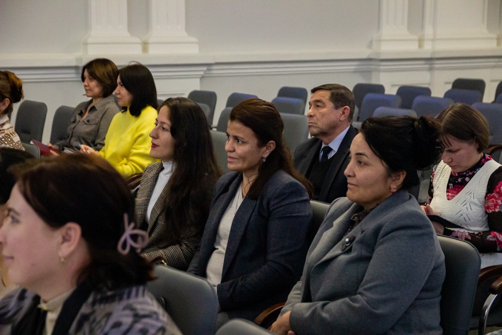 Students of advanced training courses from Termez received certificates