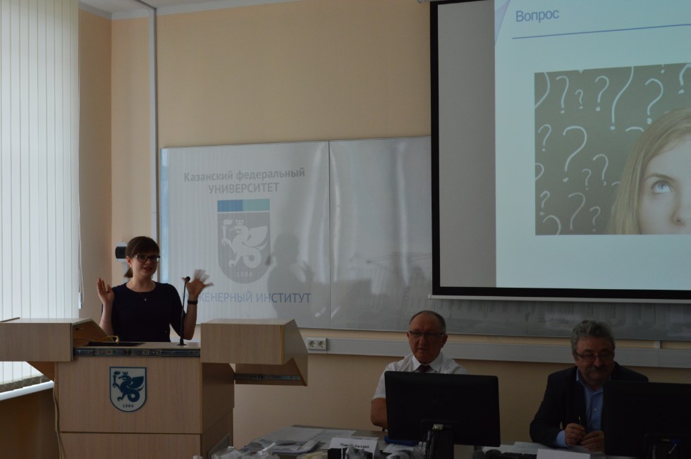 �������-����������� '���������� ���������' �� '���������' (�. ������) � ��� '�����������������-�������'(�. ������)