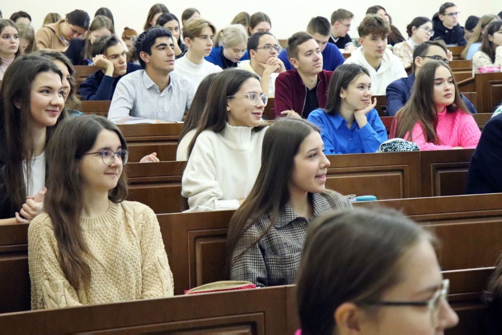 16 ноября 2022 года министр юстиции Рустем Ильдусович Загидуллин встретился со студентами Казанского (Приволжского) федерального университета