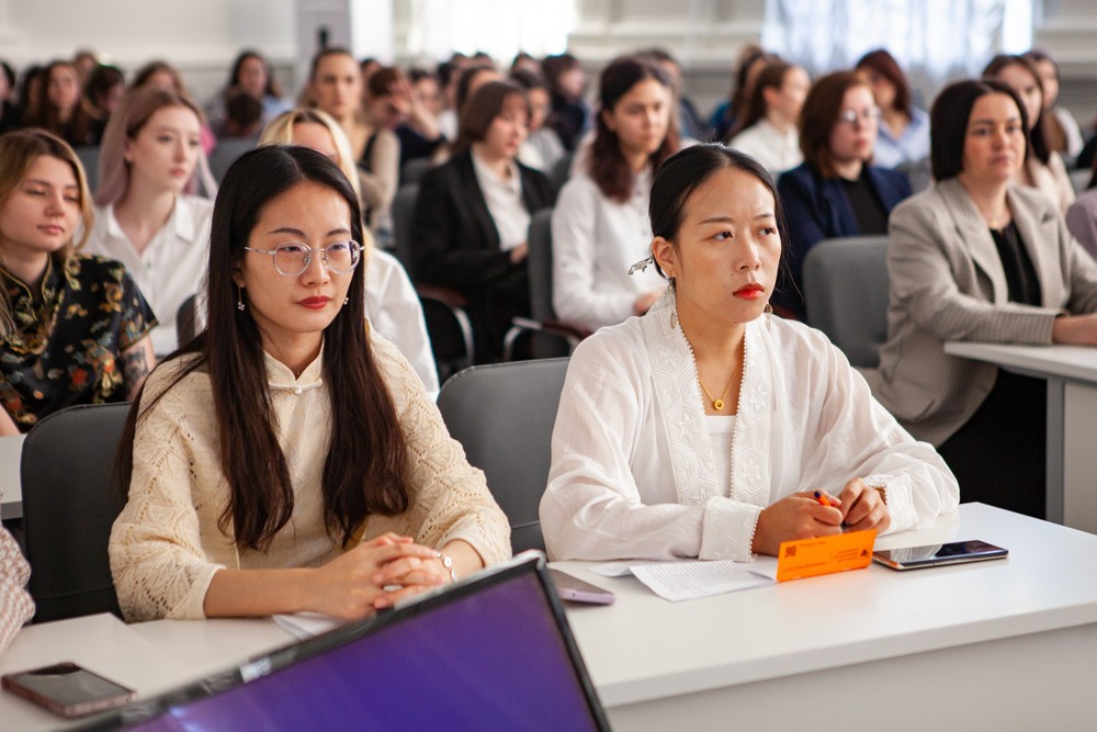 Состоялась российско-китайская студенческая научно-практическая конференция 'Наследие великих педагогов'