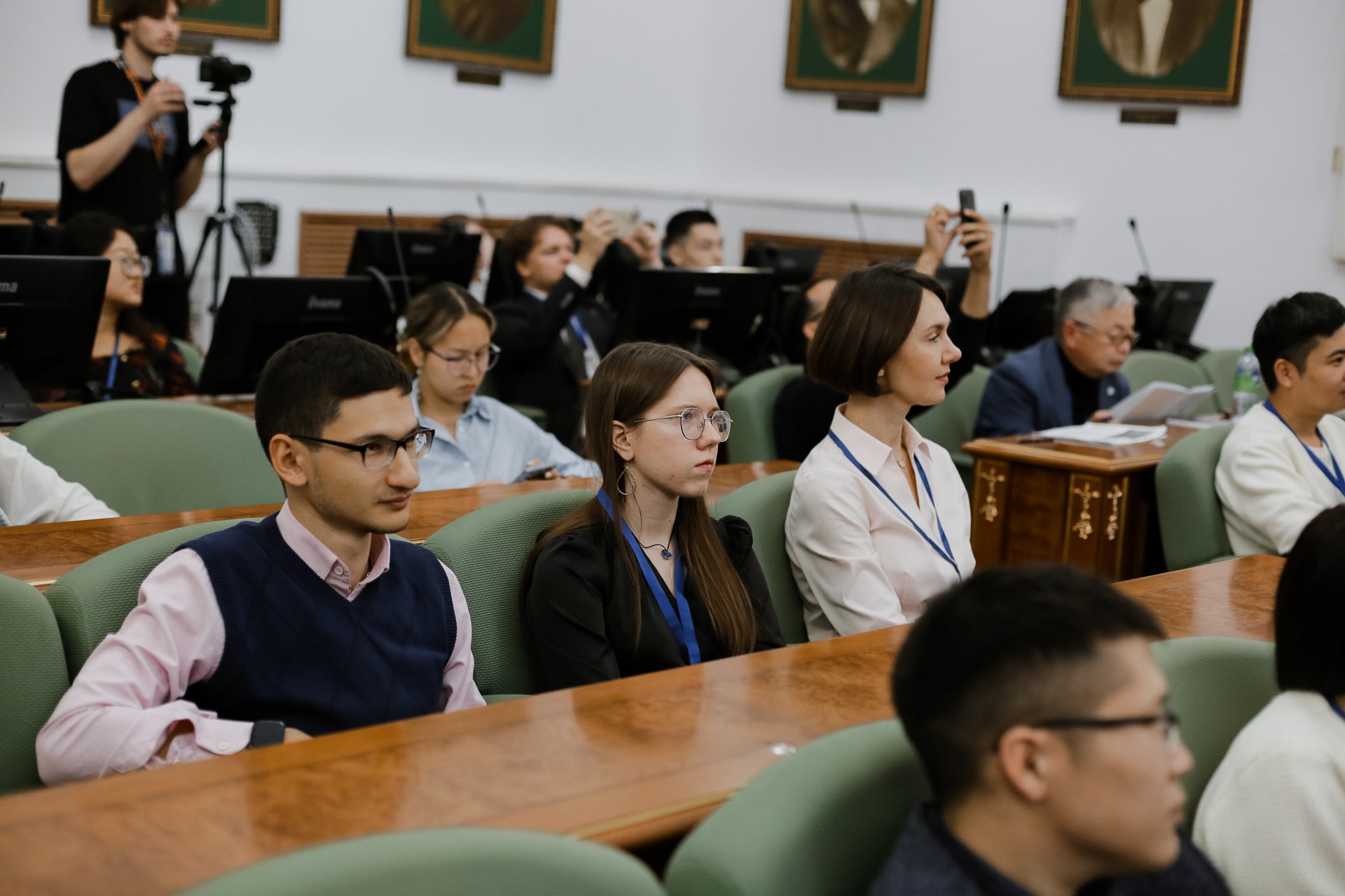 ������-�����