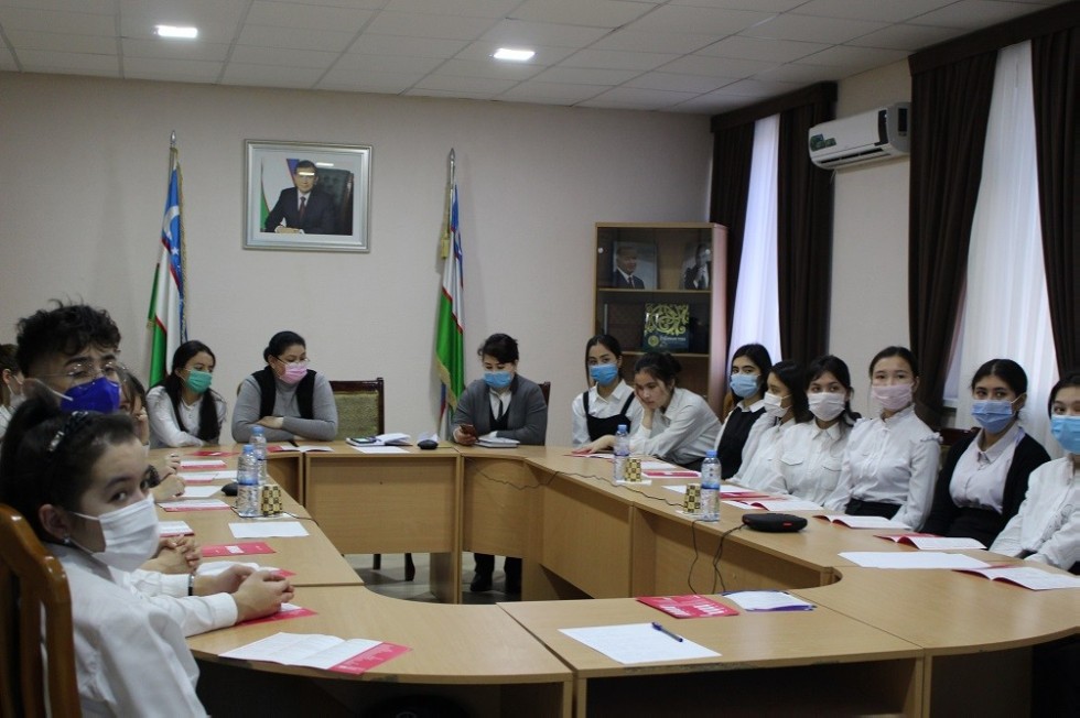Состоялось первое занятие с учащимися Академического лицея при Ташкентском государственном педагогическом университете имени Низами ,Елабужский институт КФУ